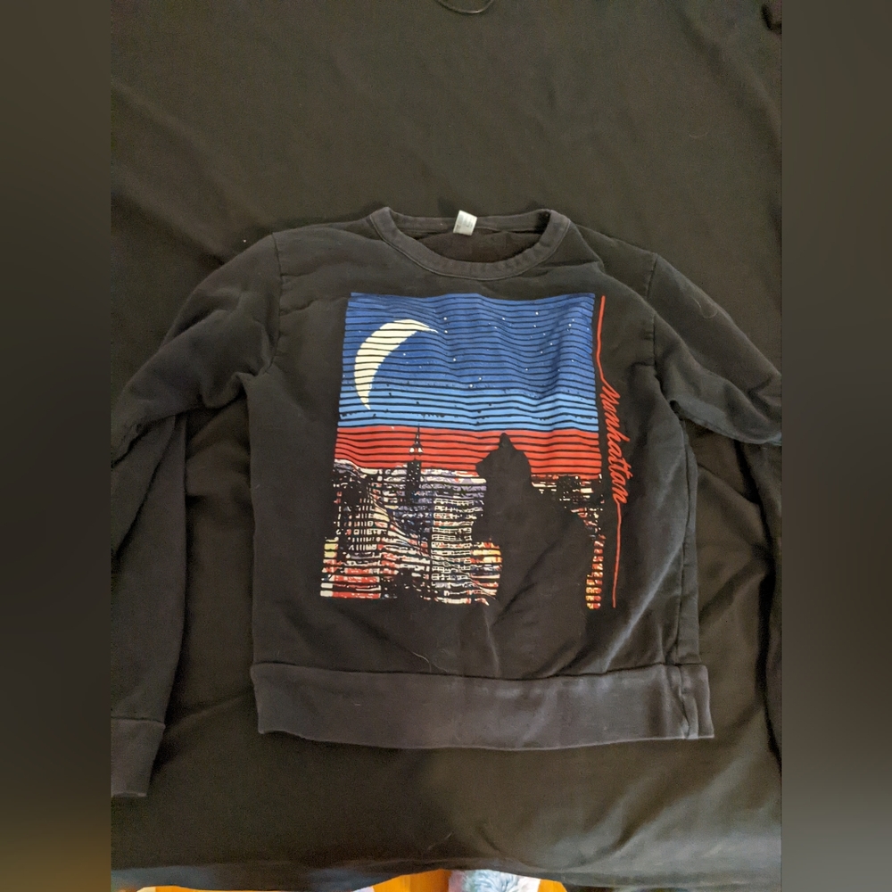 Black slim fit sweater with cat decal